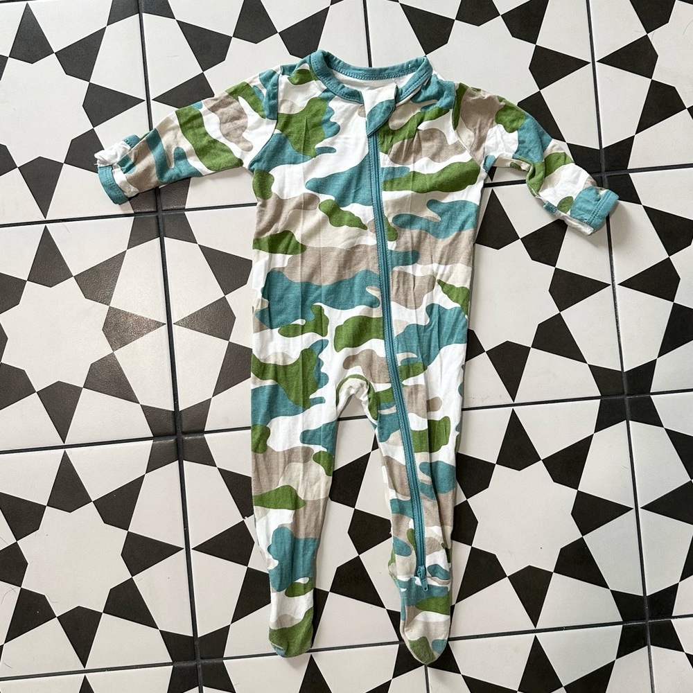 Kyte Baby Camo Footie 0-3mo